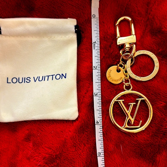 NEW LV Charm Keychain GOLD keychain w/out tag, - Picture 4 of 7